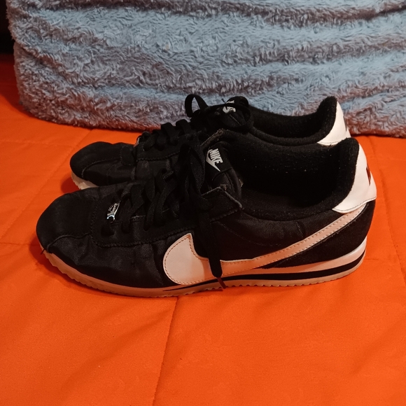 Nike Cortez Shoes Mens Black Basic 819720-011 Nylon Athletic - Main Image